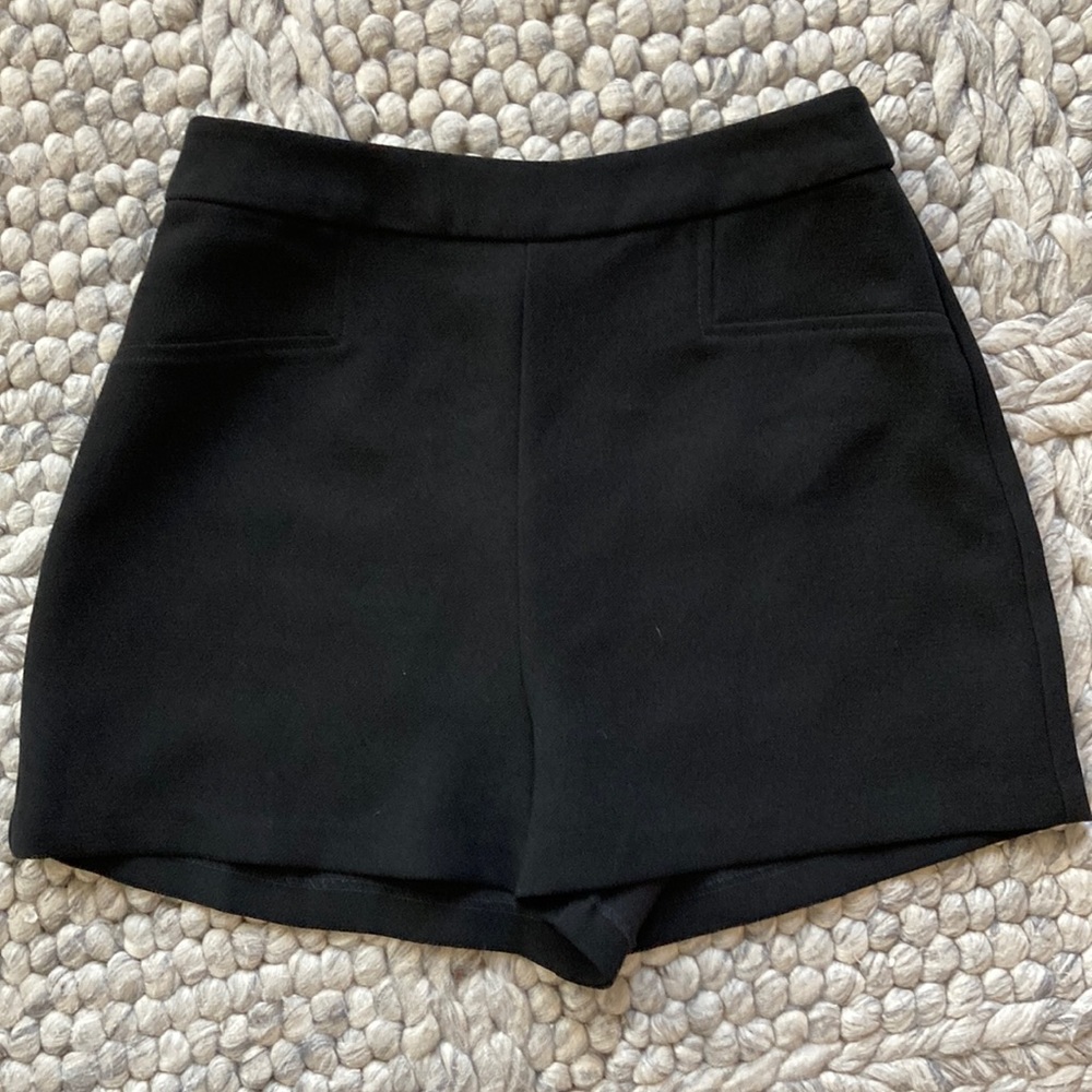 BCBG Generation dressy black flat front high waist shorts